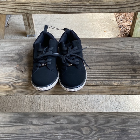 Black sneakers with embellished bottoms - Picture 2 of 12